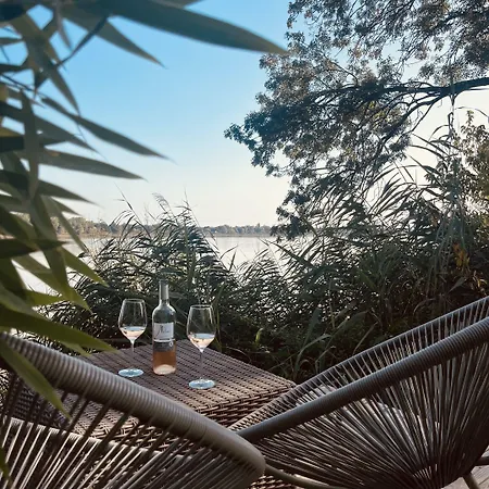 Lariviere Bed & Breakfast 4*